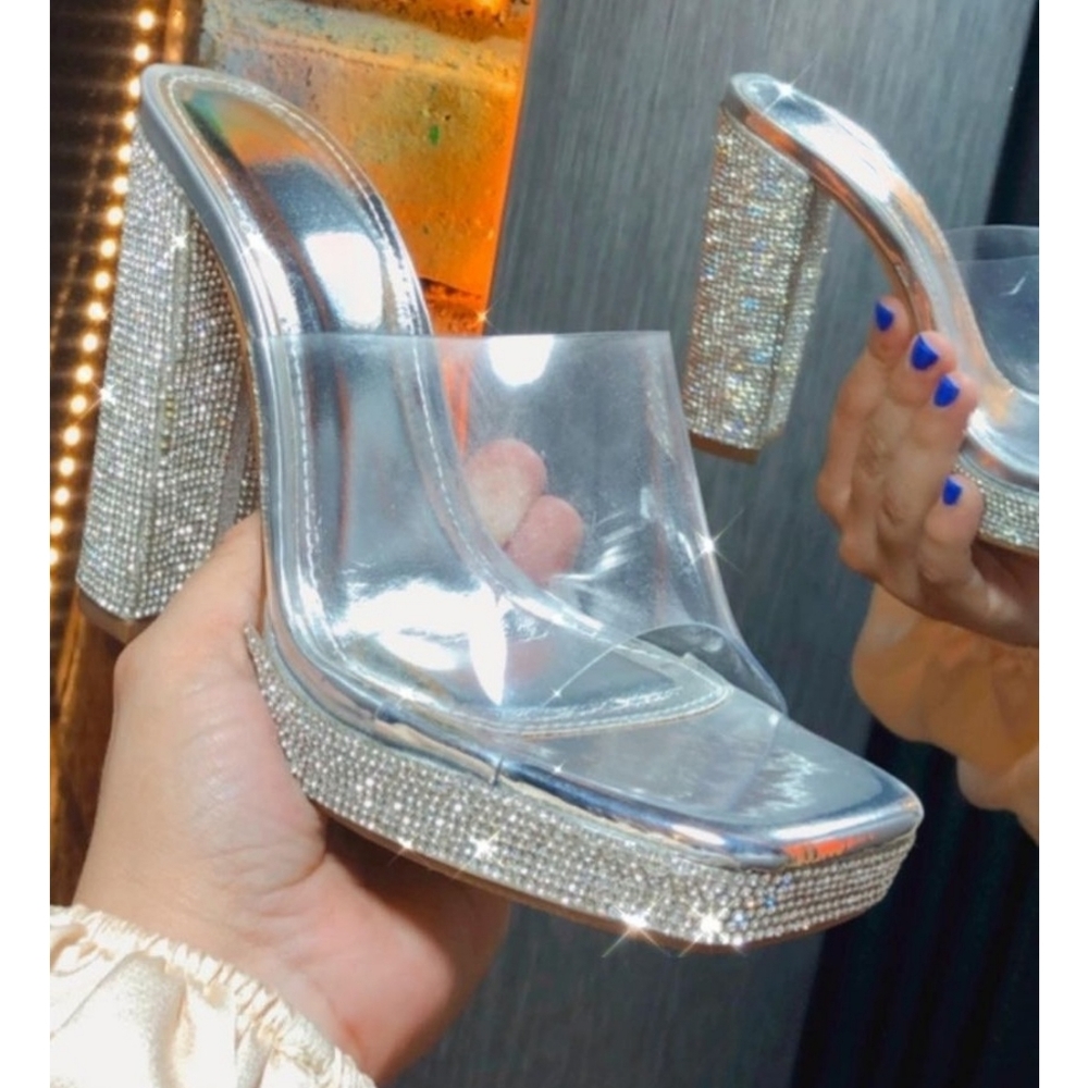 𝙉𝙀𝙒 𝙄𝙉!🖤🎥DIAMONDS HEEL - SILVER